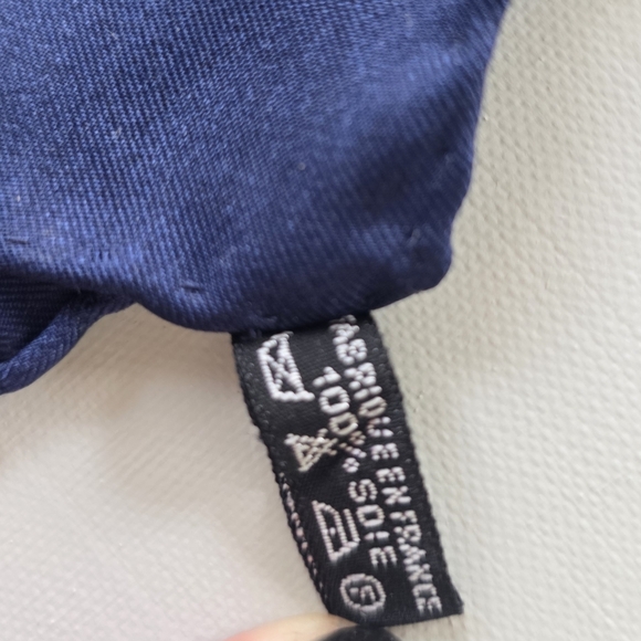 Vintage Hermès Paris Silk Pochette “Chaîne d’H” Navy Blue Geometric Scarf - Picture 9 of 10